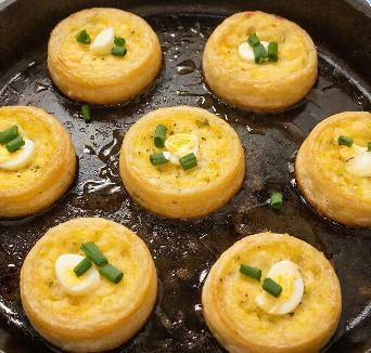 Нежные творожные пирожки с зелёным луком и яйцом 